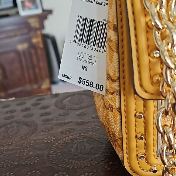 NWT Michael Kors Marigold crossbody/shoulder bag - Picture 2 of 10
